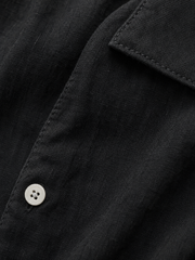LINEN SHIRT BLACK – close-up detail