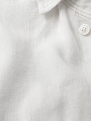 LINEN SHIRT WHITE – close-up detail