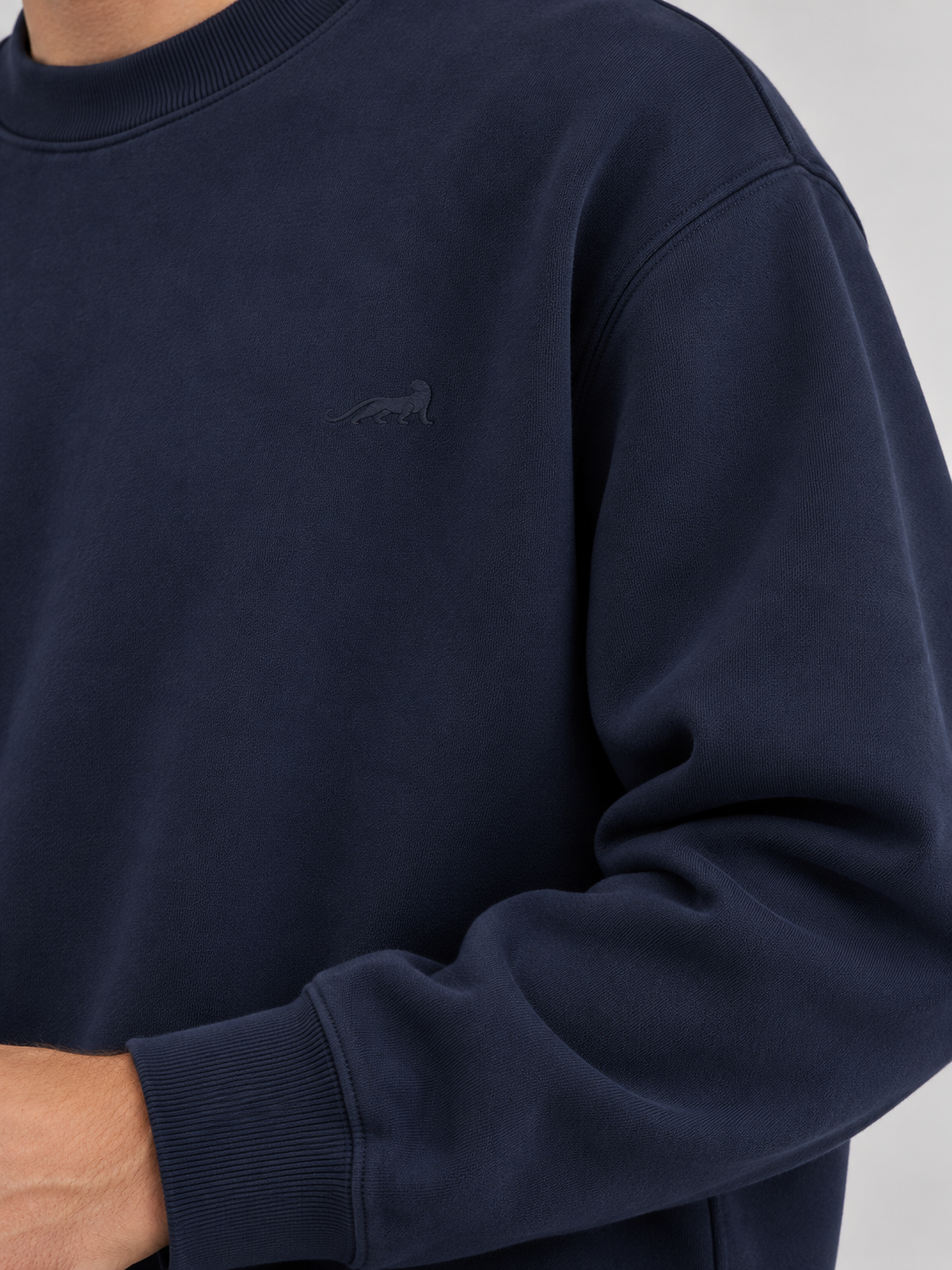 The Essential Crewneck Sweatshirt – Midnight Navy