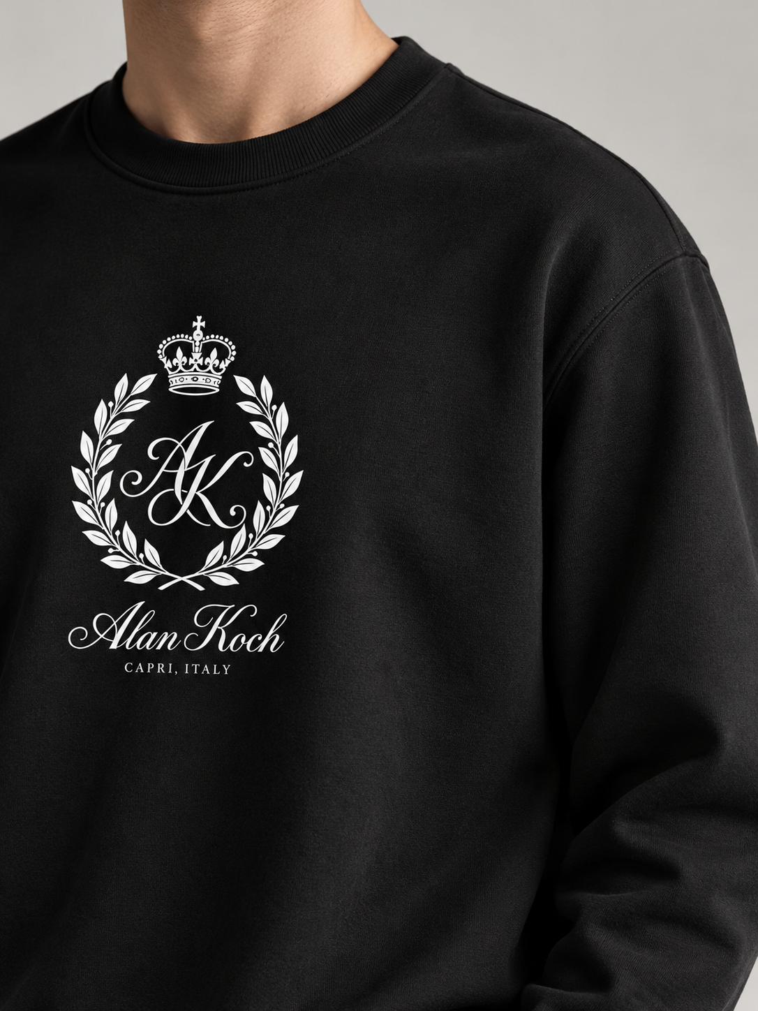 Royal Emblem Crewneck Sweatshirt – Classic Black