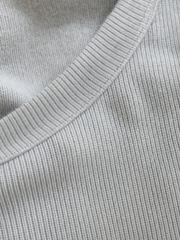 Essential Sculpt Fit Vest - Grey – close-up detail