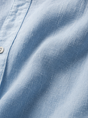 CAPRI LINEN SUMMER SHIRT SKY BLUE – close-up detail